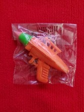 Vintage ray gun shape key chain puzzle In Original Unopened Package