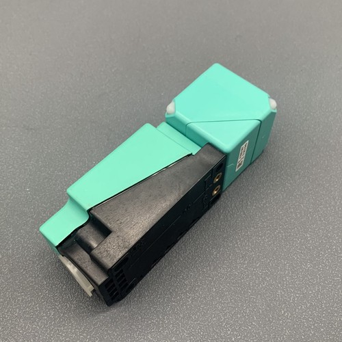NEW IN BOX Pepperl + Fuchs Inductive Sensor 24-250VDC/24-230VAC NBN40-U4-UU - Picture 6 of 8