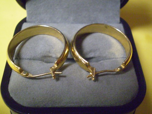 Pair of 10K Yellow Gold Ladies Hoop Earrings 5.3 grams - Picture 3 of 3