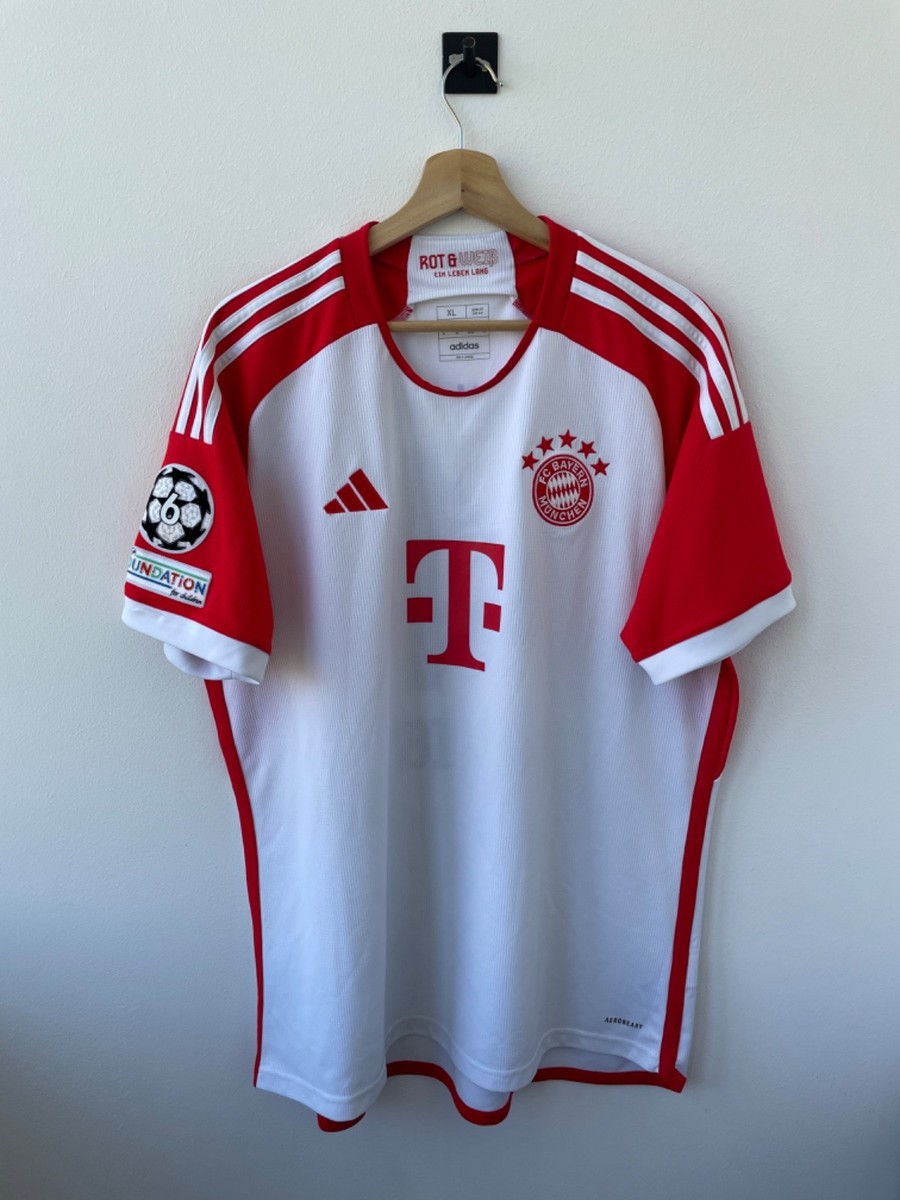 FC Bayern München ユニフォーム s-l1200.jpg