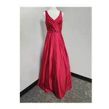 David's Bridal Red Sleeveless V-Neck Bridesmaid Dress Size 4 100 Polyester