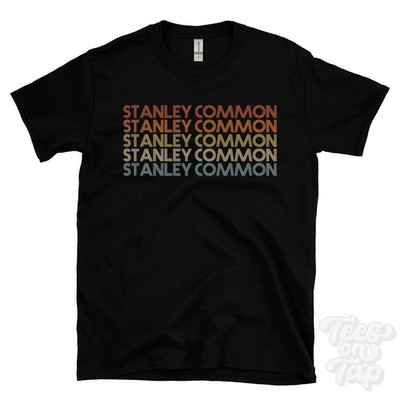 STANLEY COMMON WIEDERHOLTES RETRO-STIL T-SHIRT Herren & Damen UK Ortsname Geschenk