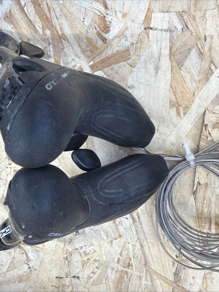 Campagnolo Chorus 11-Speed Mechanical Ergo Shifters Carbon Brake Levers Shift - Image 3 of 4