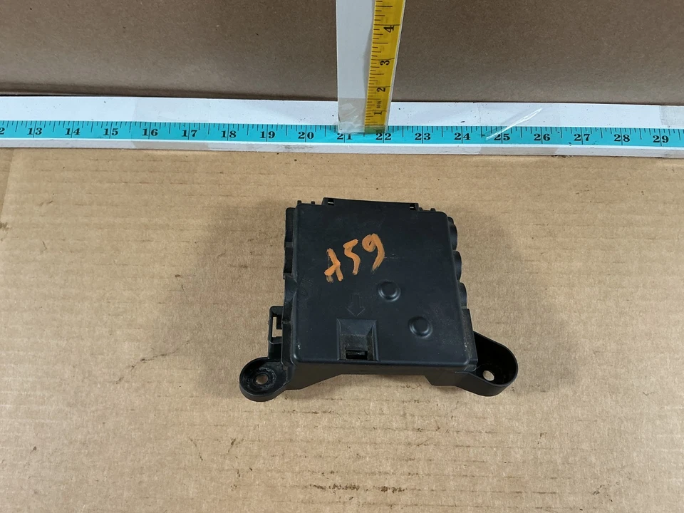 2012-2018 Audi A7 Quattro Battery Junction Fuse Terminal Box 4G0937517 OEM - Image 2 of 4