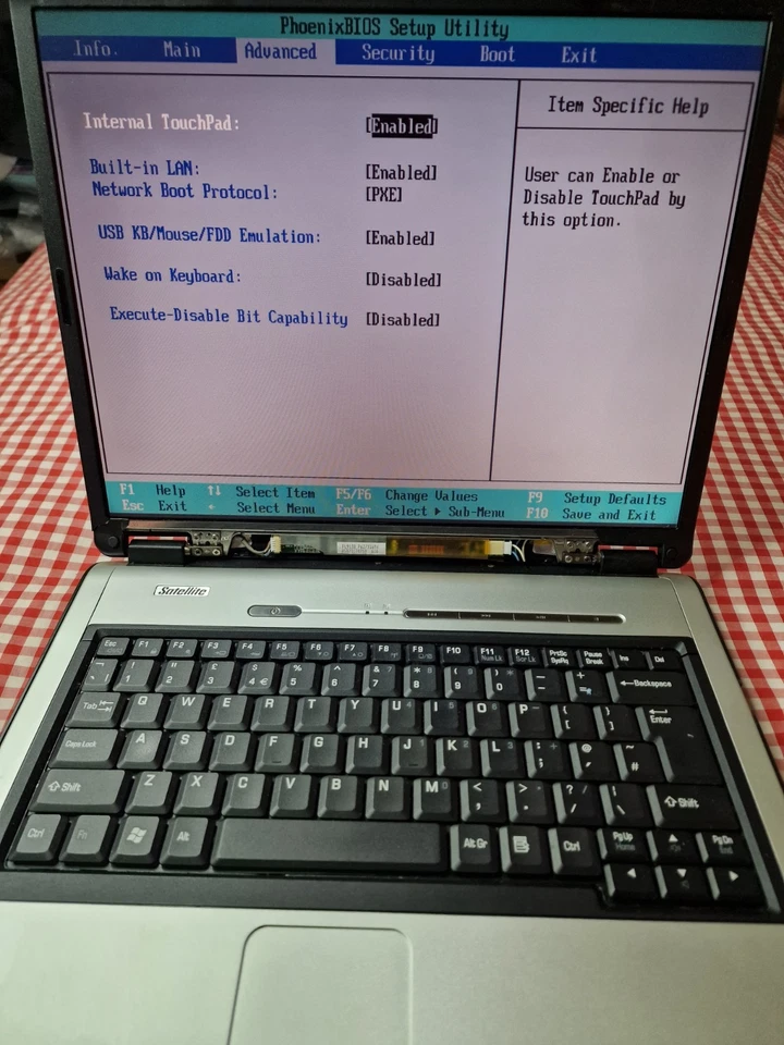 Toshiba Satellite L100-109 Laptop Intel Celeron M 1.6GHz 15" For parts Read Desc - Image 4 of 4