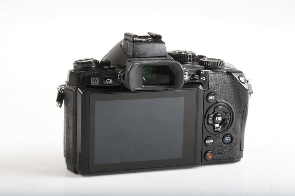 OLYMPUS OM-D E-M1 Gehäuse - SNr: 281740 - Bild 4 von 4