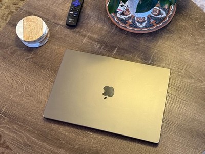 MacBook Pro 16 Nov 2023 M3 Max 16-Core CPU 40-Core GPU 48GB 1TB SSD Space Black