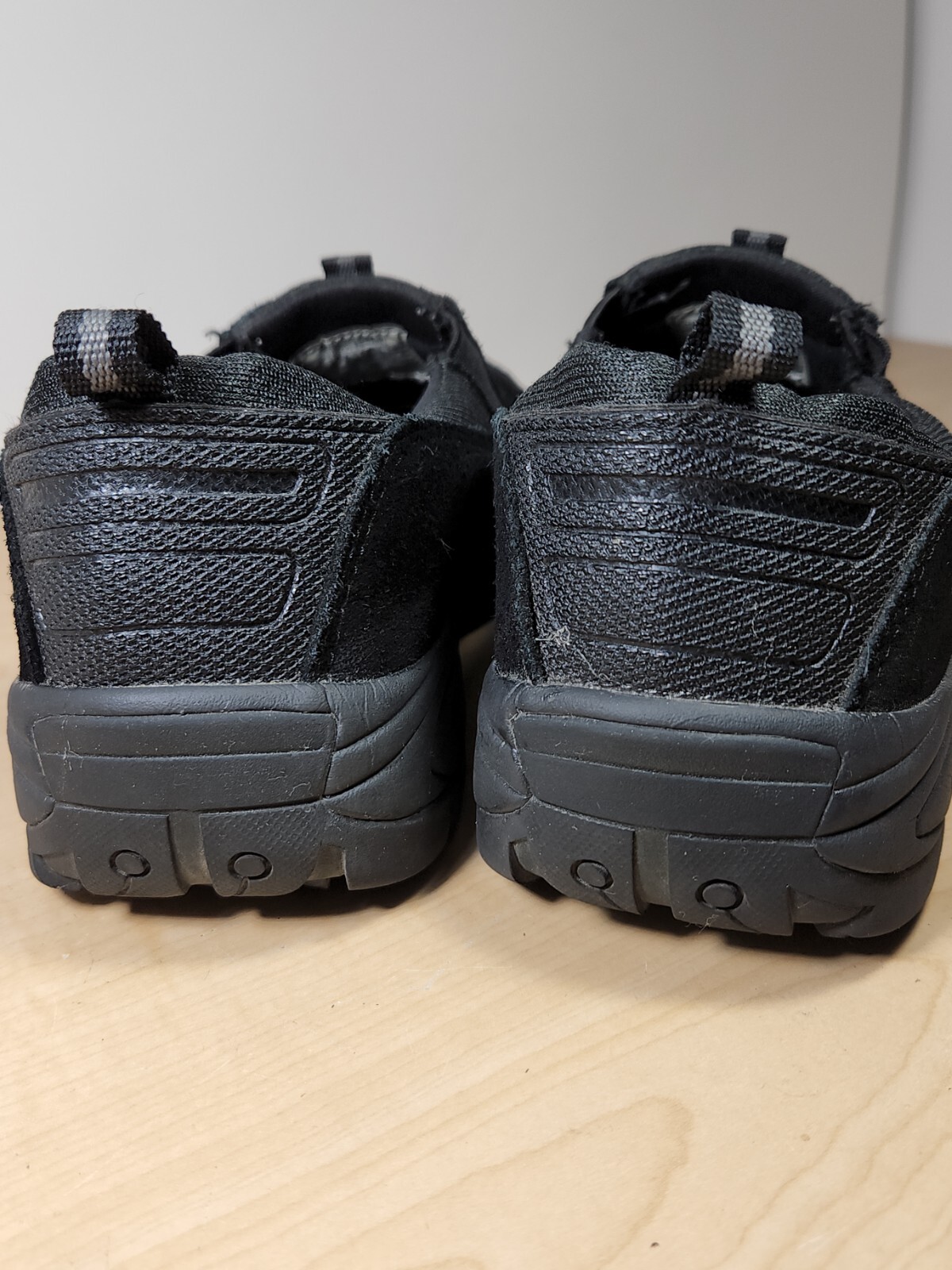 Denali Shoes Mens Size 8 Outdoor Slip On Black Faux Suede Casual Hiking