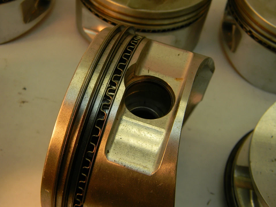 Pistones JE 3914 F, con pasadores y anillos; juego de 6; mecánico automático, varilla de rata Foto 3 de 4