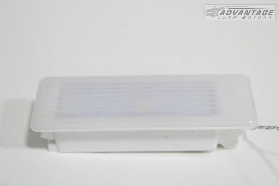 BMW 530I G30 2017-2022 interior trasero derecho luz cortesía lámpara led 9397923 OEM Foto 4 de 4