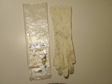 Vtg Hand Treat Stretch Nylon Womens Gloves White Scalloped Edge Flower Embroider