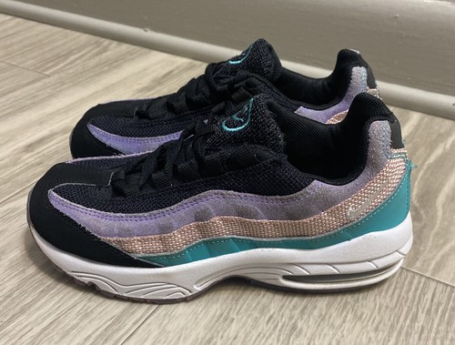 have a nike day air max kids