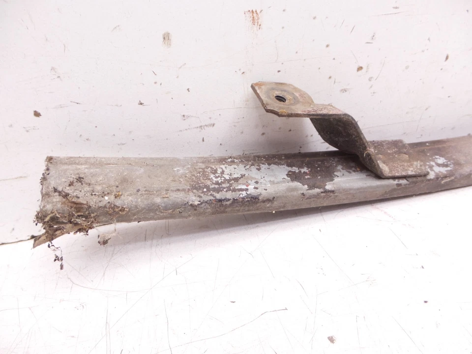 70-81 Camaro Firebird Passageiro Lateral Direito Janela Trilhos Pista Original GM - Imagem 3 de 4