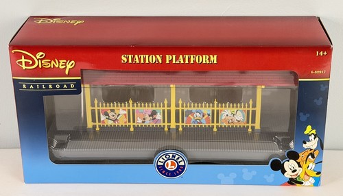 Lionel 6-82917 Disney Railroad Station Plataforma Iluminada PEP Nuevo | Condition: New