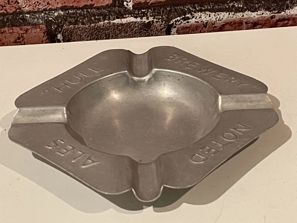 Vintage Pair HULL BREWERY Pub Advertising Ashtrays,Breweriana,Home Bar Display. - Image 3 of 4