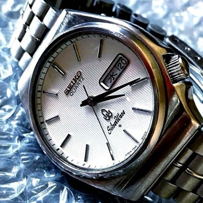 Seiko SilverWave DayDate 1977 Rib Dial Vintage Quartz Wristwatch Large Case