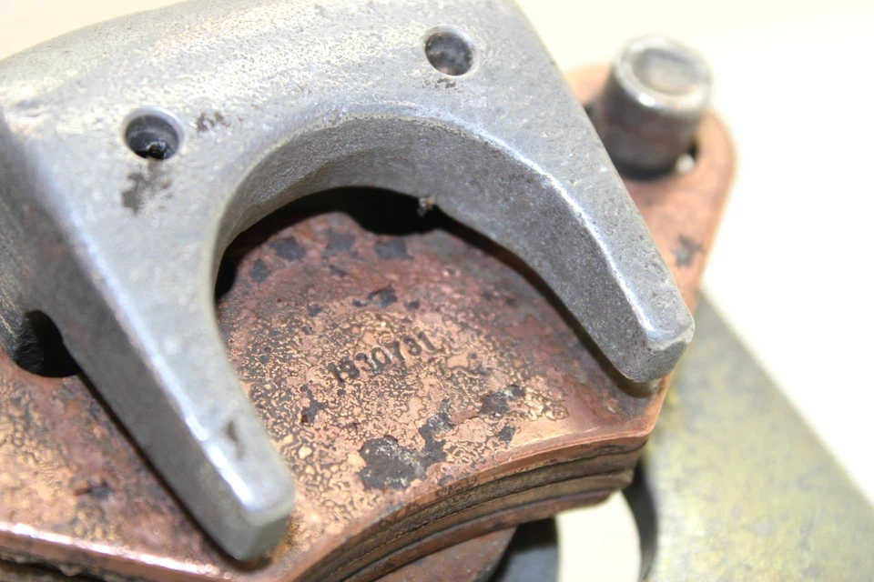 Pinza delantera izquierda Polaris Magnum 425 1995 OEM 1910309 Q279 Foto 3 de 4