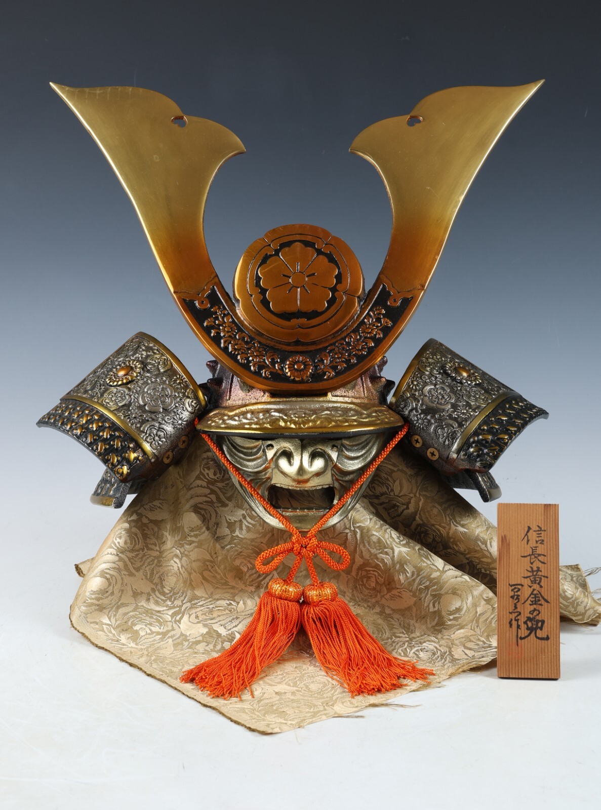 Bonito Casco Samurai Japonés Vintage -Masivo Oda Nobunaga- con Máscara Raro