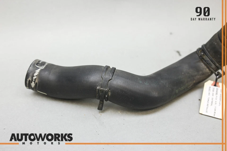 Manguera de refrigerante superior del radiador del motor de 4,0 L 98-03 Jaguar XJ8 VDP X308 FABRICANTE DE EQUIPOS ORIGINALES Foto 3 de 4