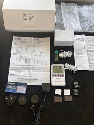 Traceable Memory-Loc Data Logging Thermometer, Calibration, 2 Probes 6444 94460