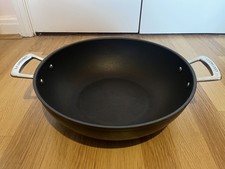 Padella Wok antiaderente temprata Le Creuset 32 cm (12,5') prezzo consigliato £ 215