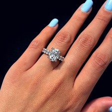 Handgefertigter Diamantring Lab Grown Ovalschliff 4,25 kt 14 kt Weißgold IGI E F VVS2 CVD