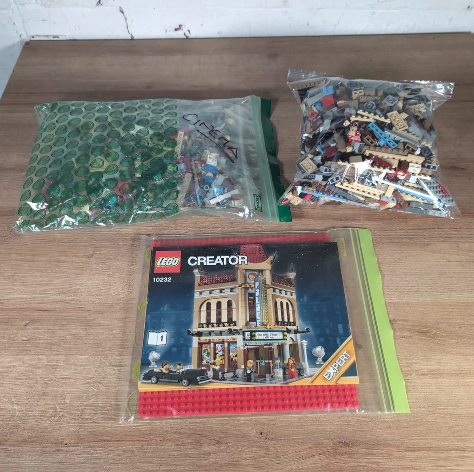 LEGO Modular Buildings 10232 Palace Cinema, photo 1 of 5