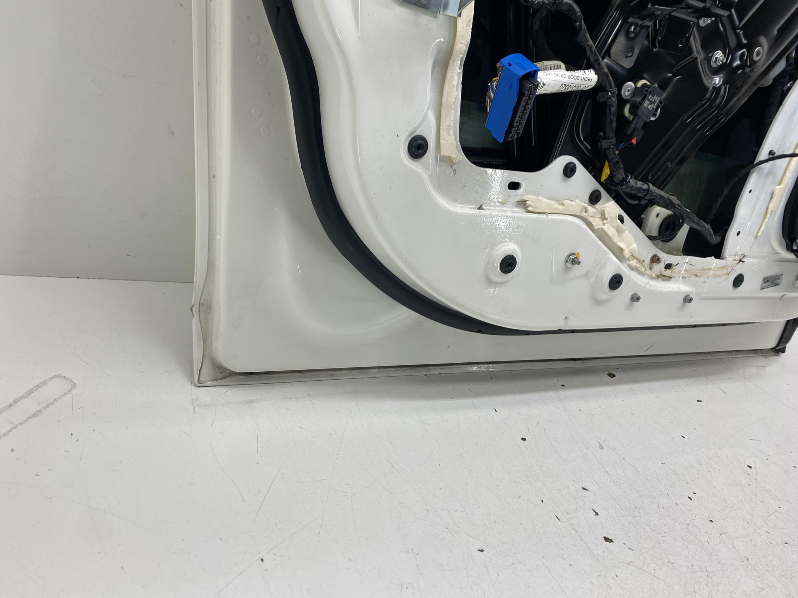 ⭕ 2014-2020 Maserati Ghibli Front Driver Side Door Shell Panel Left LH White OEM