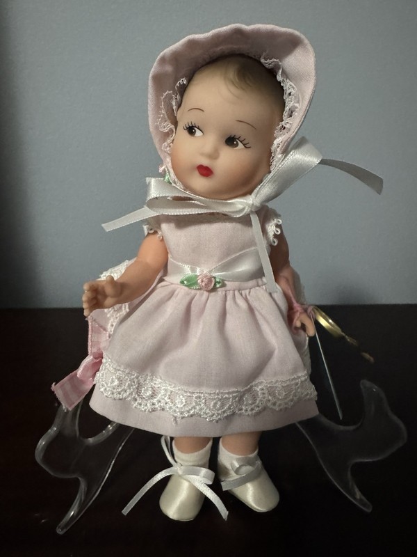 8” Madame Alexander Doll “Dionne Q. Yvonne” 12240 Quintuplets MIB