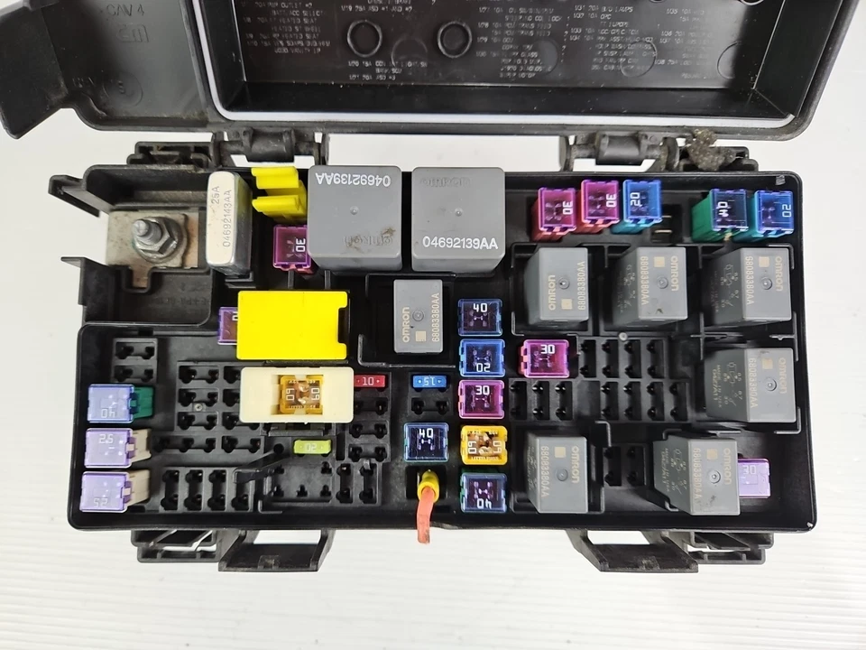 Dodge Ram 1500 2500 Tipm Temic 2011 módulo de relé de caja de fusibles de alimentación integrada OEM Foto 2 de 4
