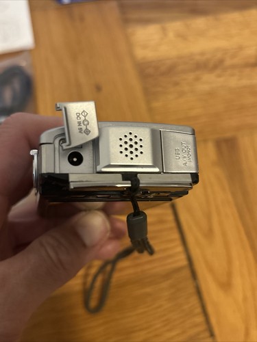 Olympus Digital Camera SP 700 6.0MP Silver WORKS! W BOX - Picture 11 of 14