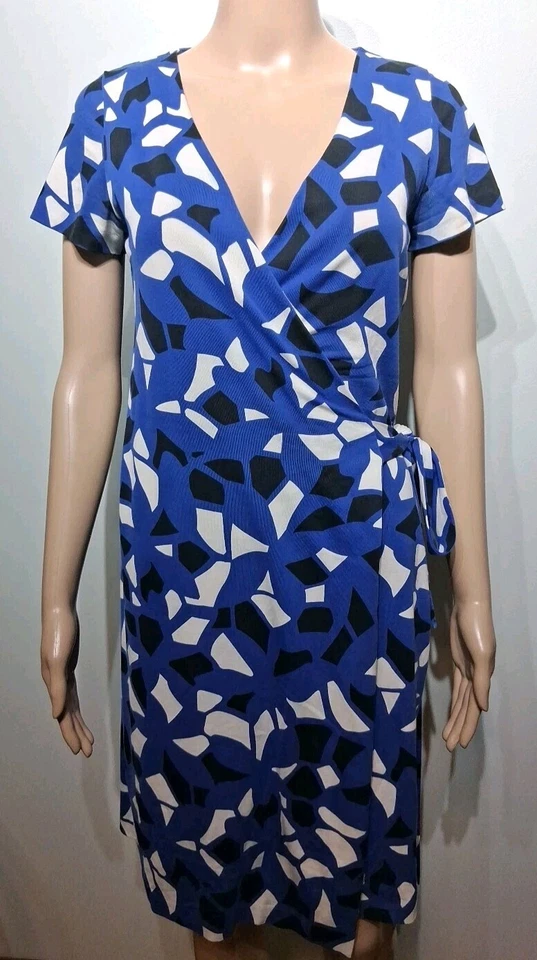 Diane Von Furstenberg New Julian Two Short Sleeve Navy Printed Wrap Dress Size 2 - Image 2 of 4