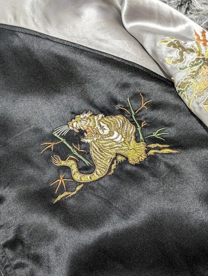 VINTAGE SUKAJAN TIGER DRAGON LAST FRONTIER JAPAN SOUVENIR VINTAGE SUKAJAN TIGER DRAGON LAST FRONTIER JAPAN SOUVENIR
