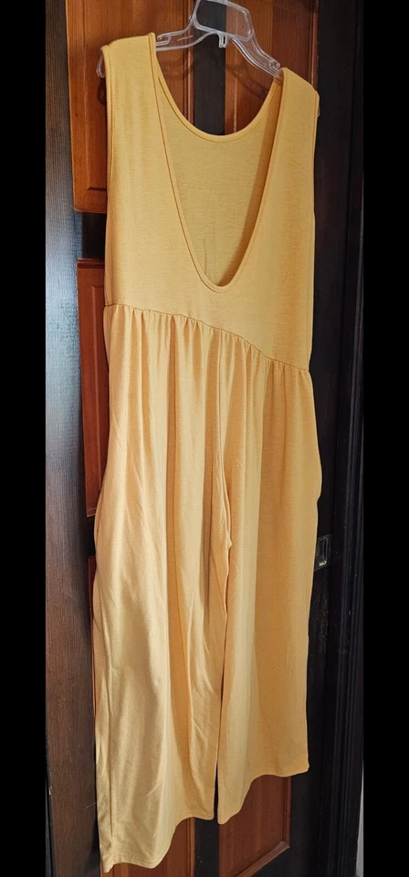 Mono/mameluco capri sin mangas Charlie Charlie Charlotte para mujer talla M amarillo Foto 4 de 4