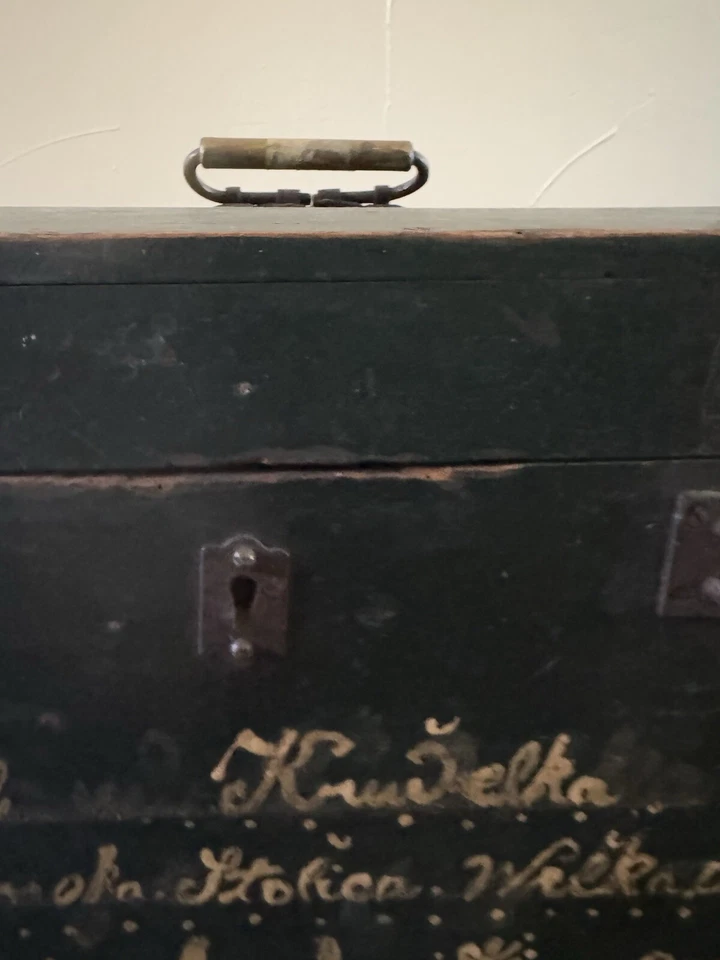 Baúl o manta antiguo pintado a mano Foto 4 de 4