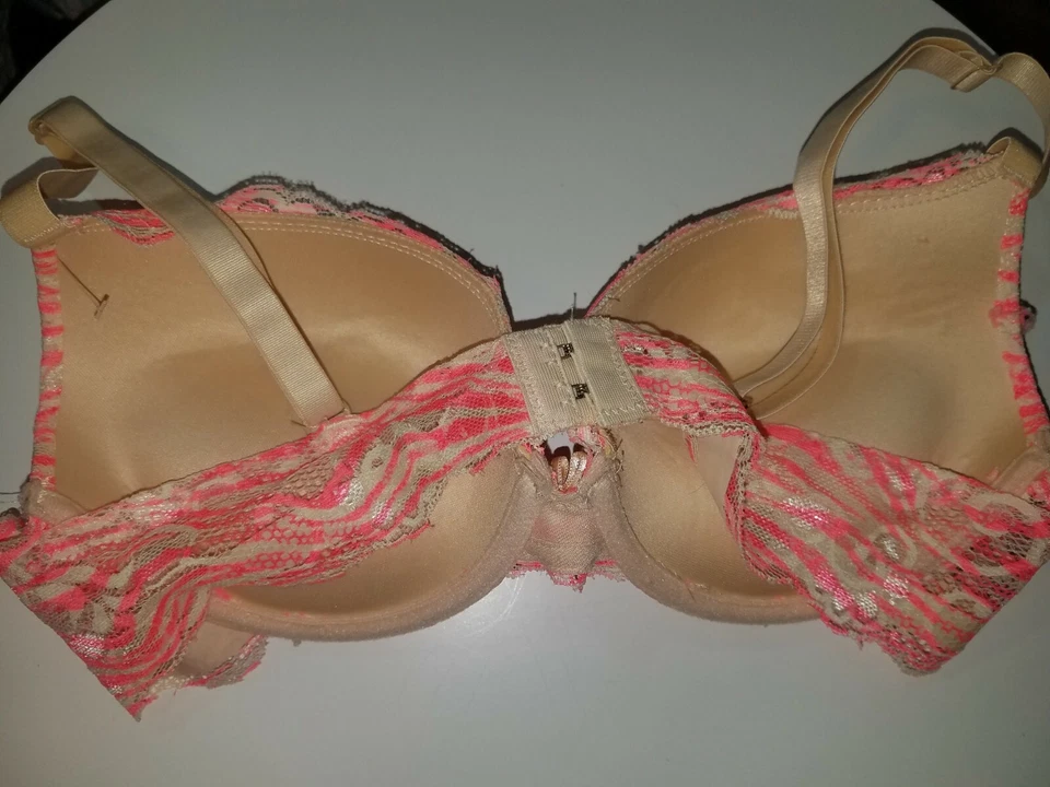 BELLA SUJETADOR PUSH UP ENCAJE - Rosa Estampado Animal Encaje Sobre Desnudo Talla 36B Foto 3 de 4