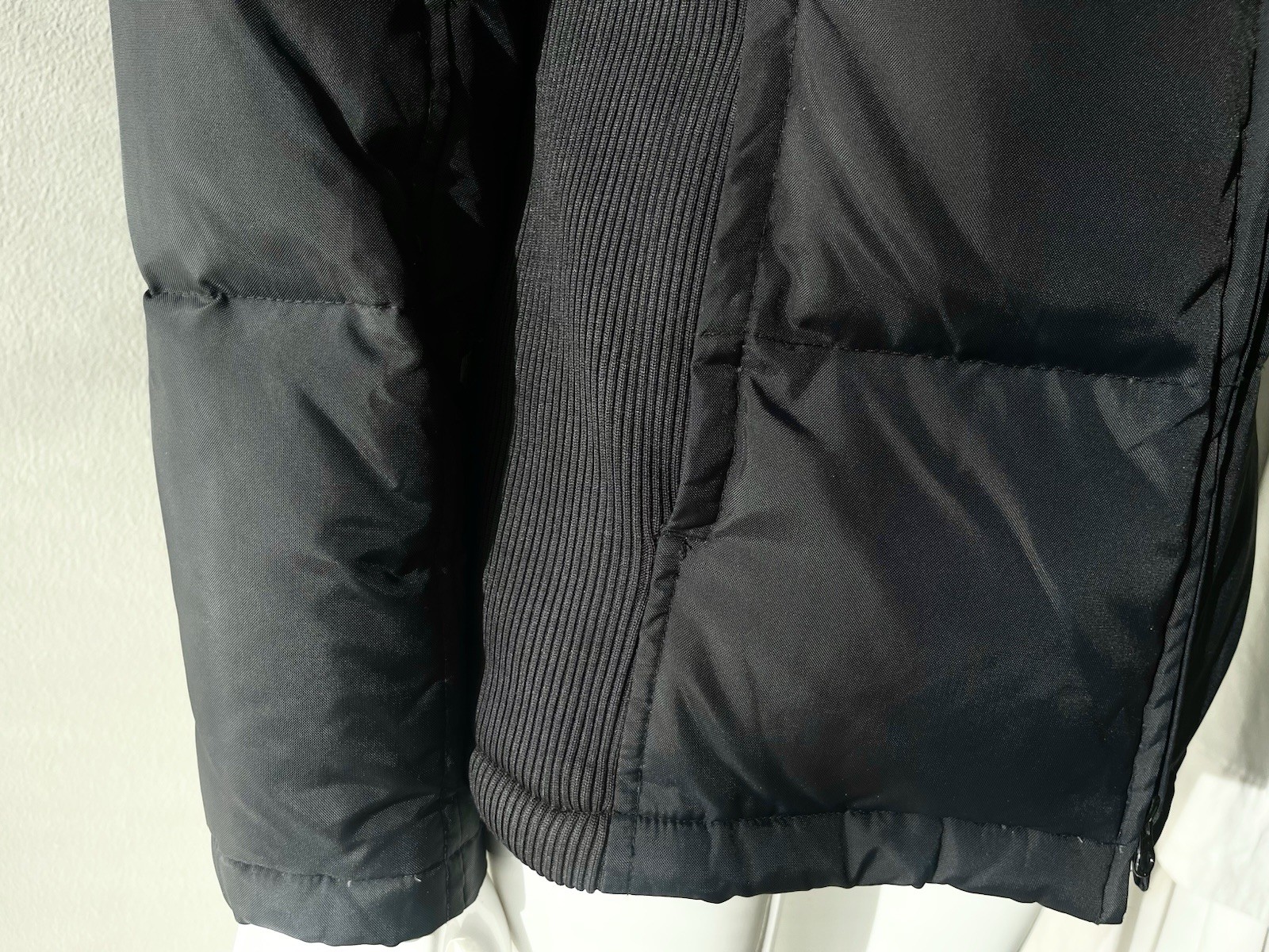 Gap Woman’s Down-Filled Medium Puffer Jacket Black - image 5