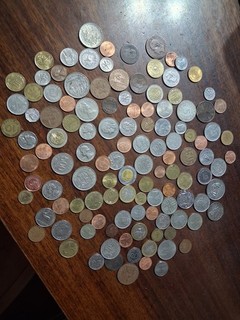 Lot de pièces françaises et étrangères
