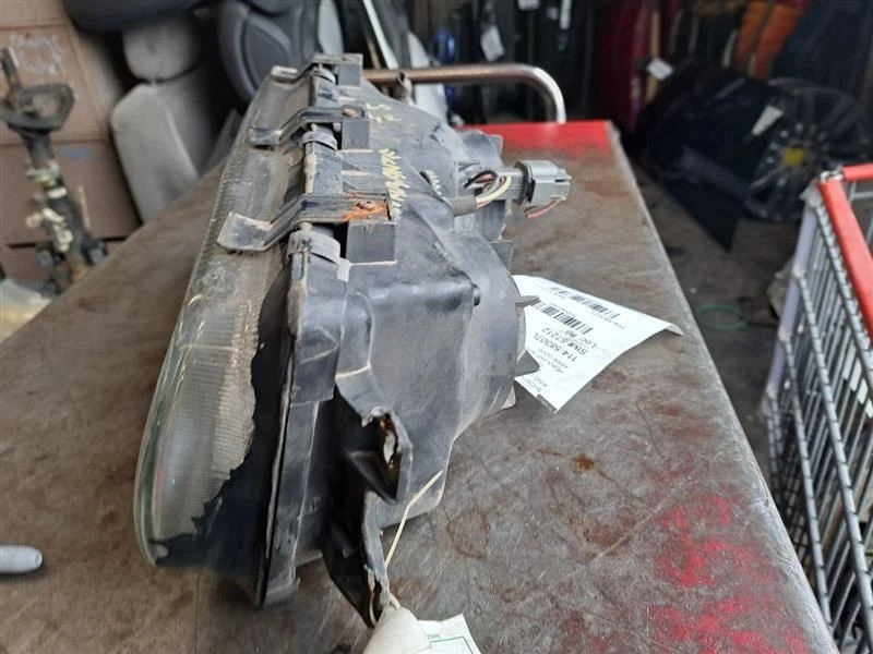 Driver Left Headlight Fits 92-96 DIAMANTE 565364 - Image 2 of 3