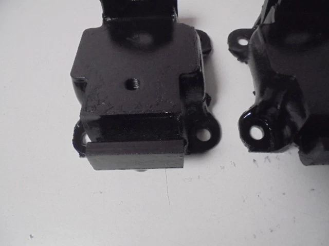 Pair 1965 1966 Buick Wildcat Electra Engine Motor Mount 1377840 66 65 w/bolts - Image 2 of 4