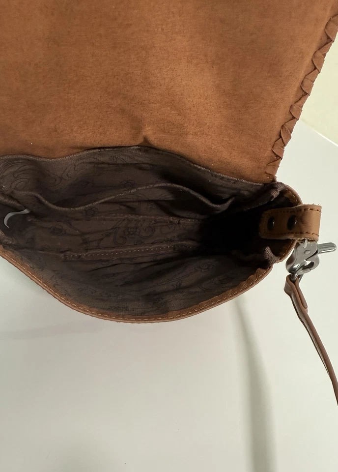 Bandolera Montana West con tachuelas muy cool, correa con hebilla y calavera Foto 4 de 4