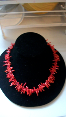 AMAZING RED CORAL NECKLACE WITH SILVER HEART TOGGLE CLASP - Afbeelding 1 van 8