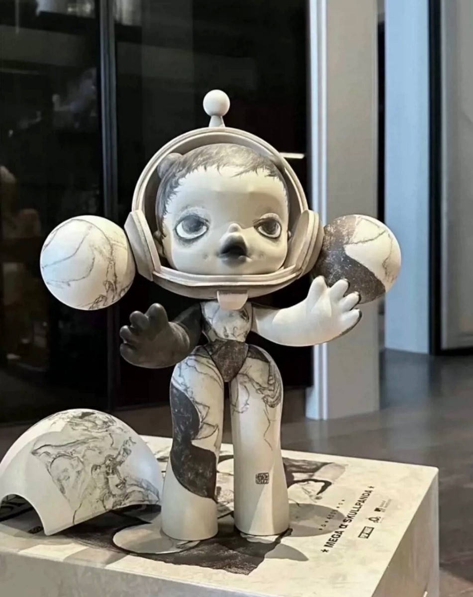 POPMART MEGA Collection 400% SKULLPANDA Egon Schiele Action POPMART MEGA Collection 400% SKULLPANDA Egon Schiele Action