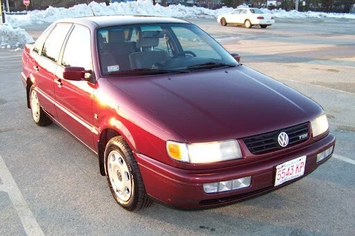 KYB 2 AMORTIGUADORES DELANTEROS VW VOLKSWAGEN PASSAT 1990 90 91 92 93 94 95 96 97 1997 Foto 3 de 3