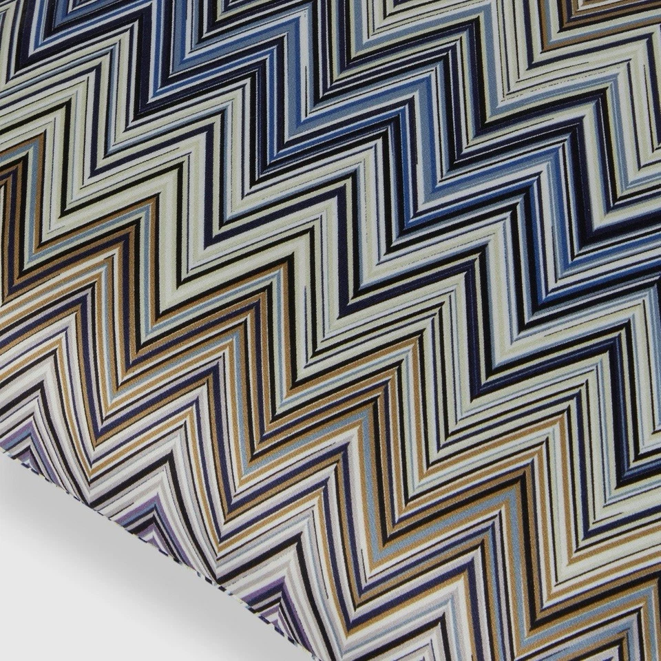"Almohada Missoni Jarris 16 X 16"" pulgadas en zigzag" Foto 3 de 4