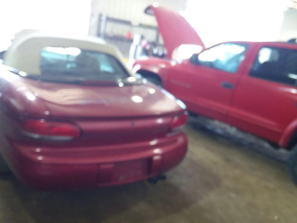 Bisagra convertible capó derecho pasajero se adapta a 96-98 SEBRING 2095470 Foto 2 de 4