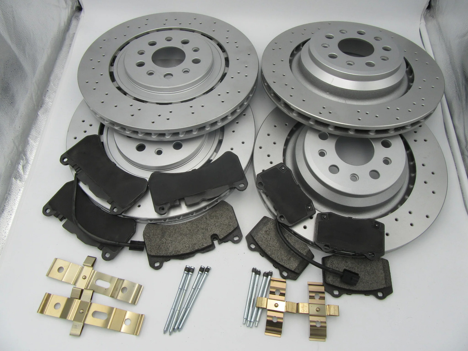 Maserati Ghibli Sq4 Quattroporte Front Rear Brake Pads Rotors HIGH PERFORMANCE