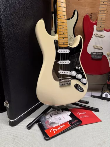 Fender Nile Rodgers Hitmaker Stratocaster Strat USA Reissue nitro W Case