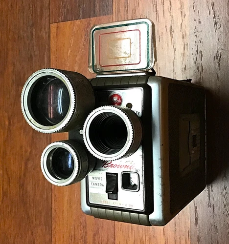 50’s Vintage KODAK BROWNIE Turret 3 Lens f/2.3 - 8mm Movie Camera