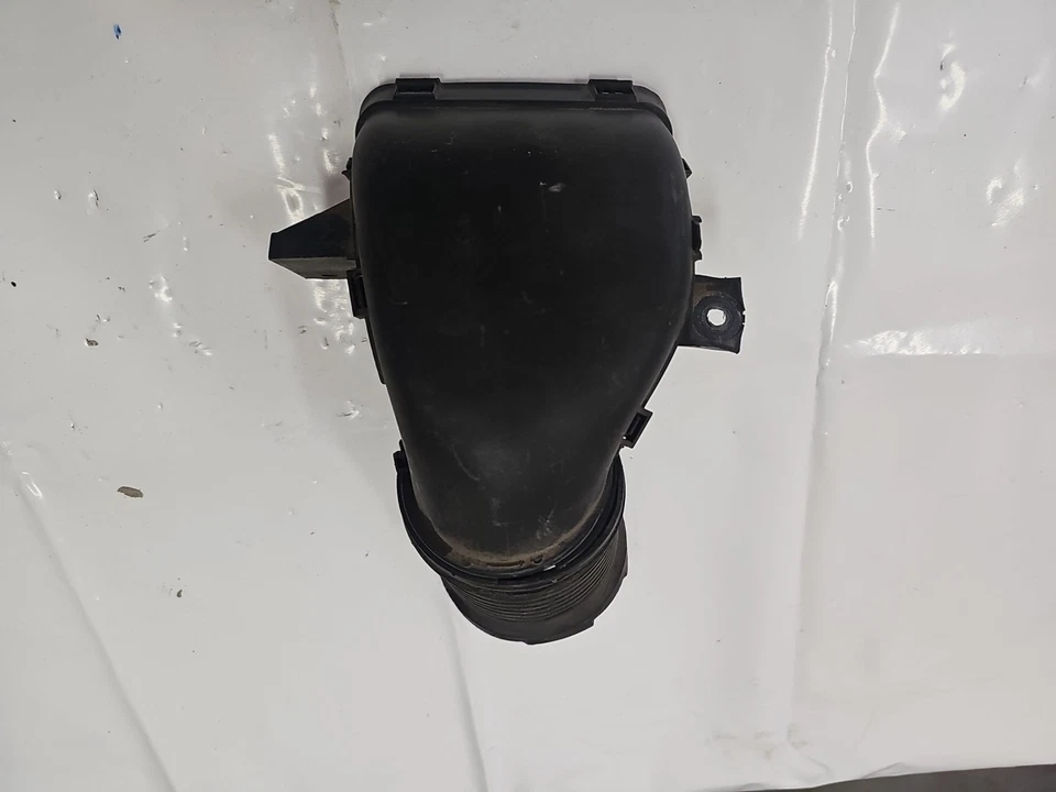 Volvo C30 S40 V50 Engine Air Intake Hose Upper Genuine 30677427 OEM - Image 2 of 4